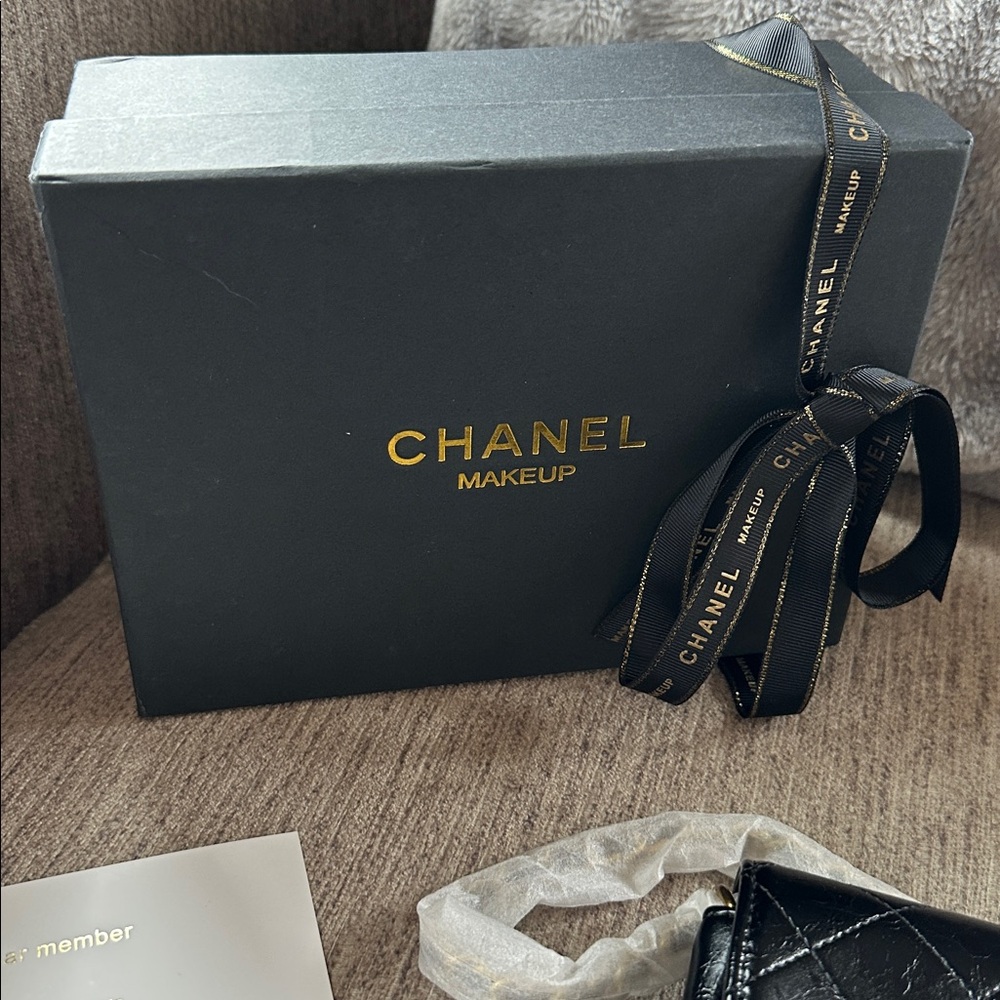 CHANEL BEAUTY Novelty Shoulder Pouch & Coin Case Pearl Phone Bag GWP - Picture 12 of 12